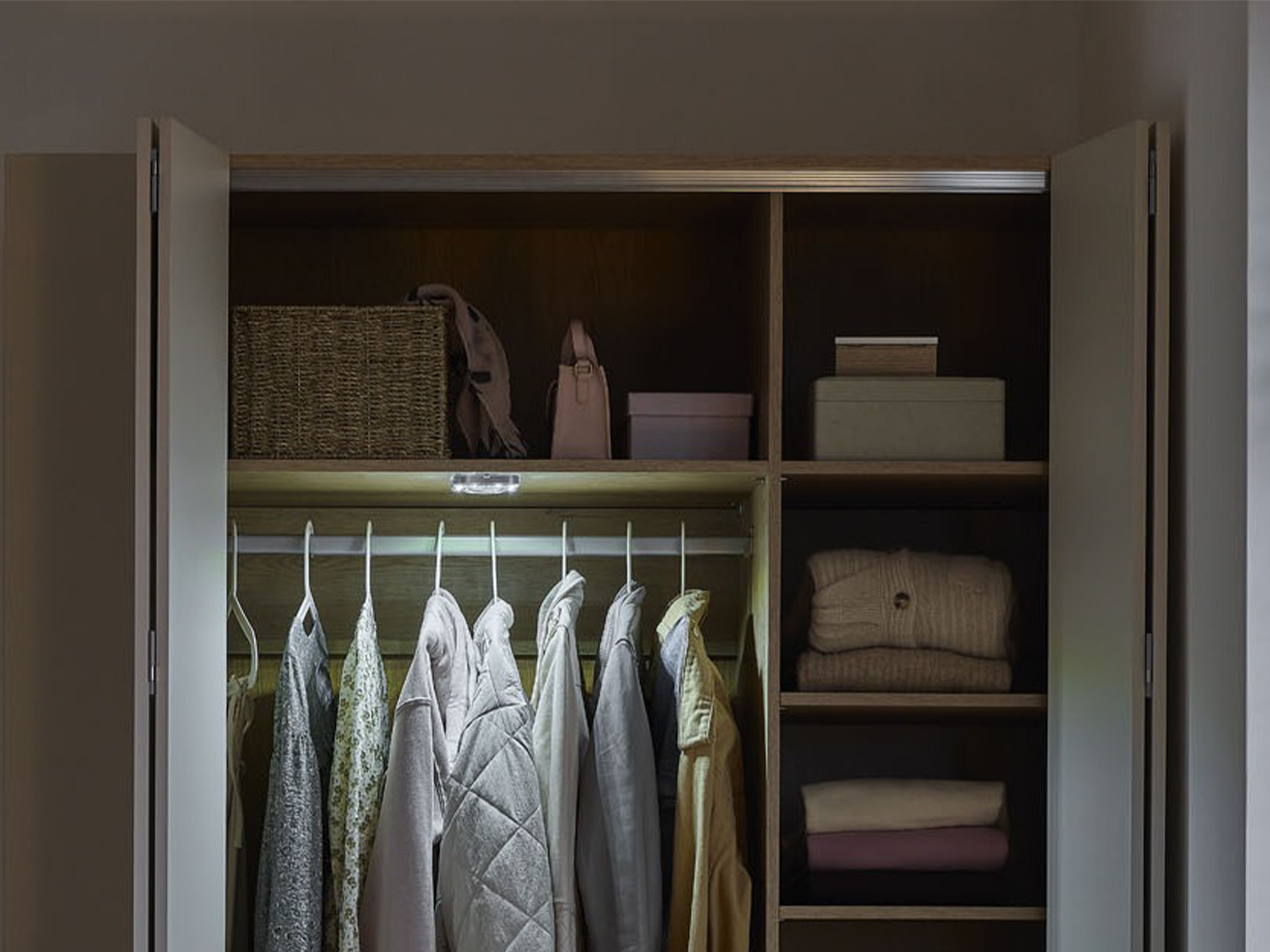 Gardróbszekrény Daltoro 108