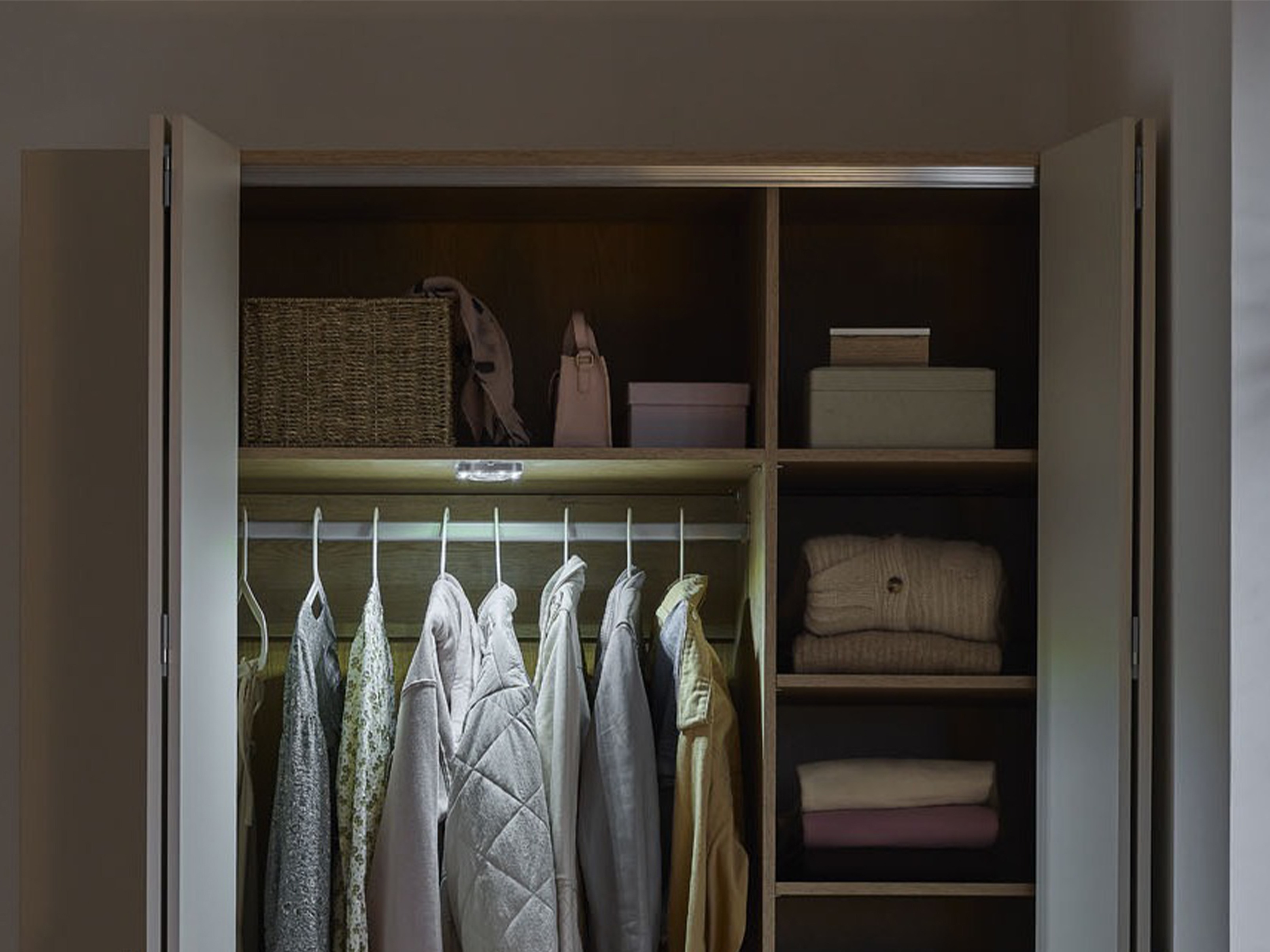 Gardróbszekrény Daltoro 110