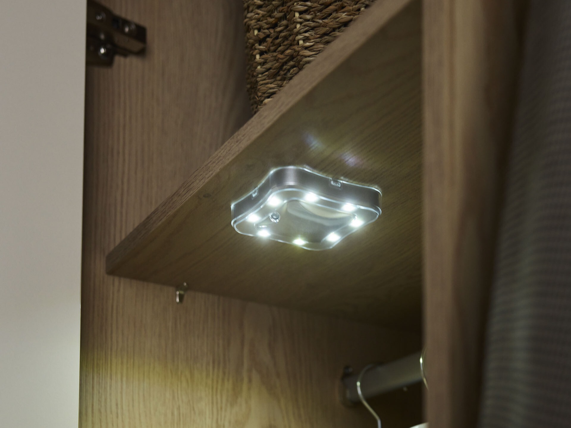 Gardróbszekrény Daltoro 124