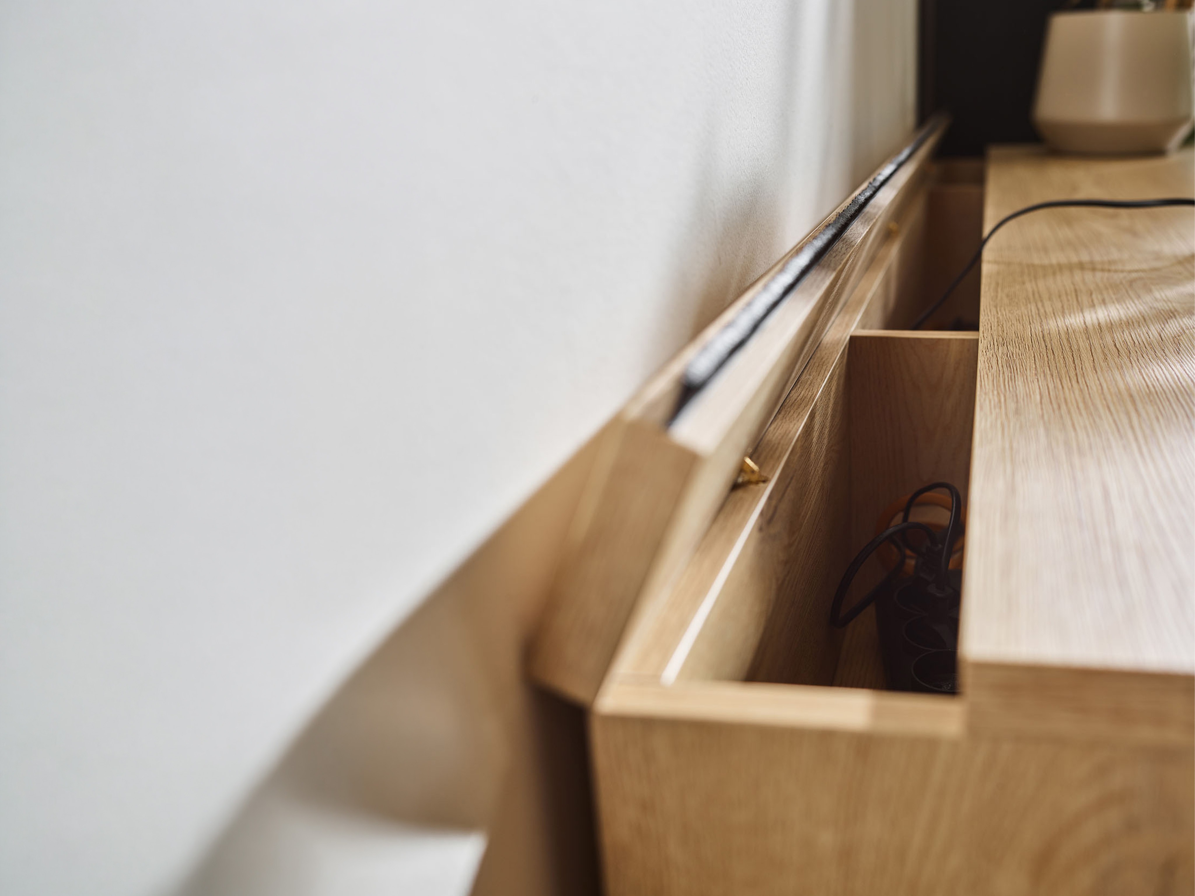 TV-állvány Ruvcamu 104