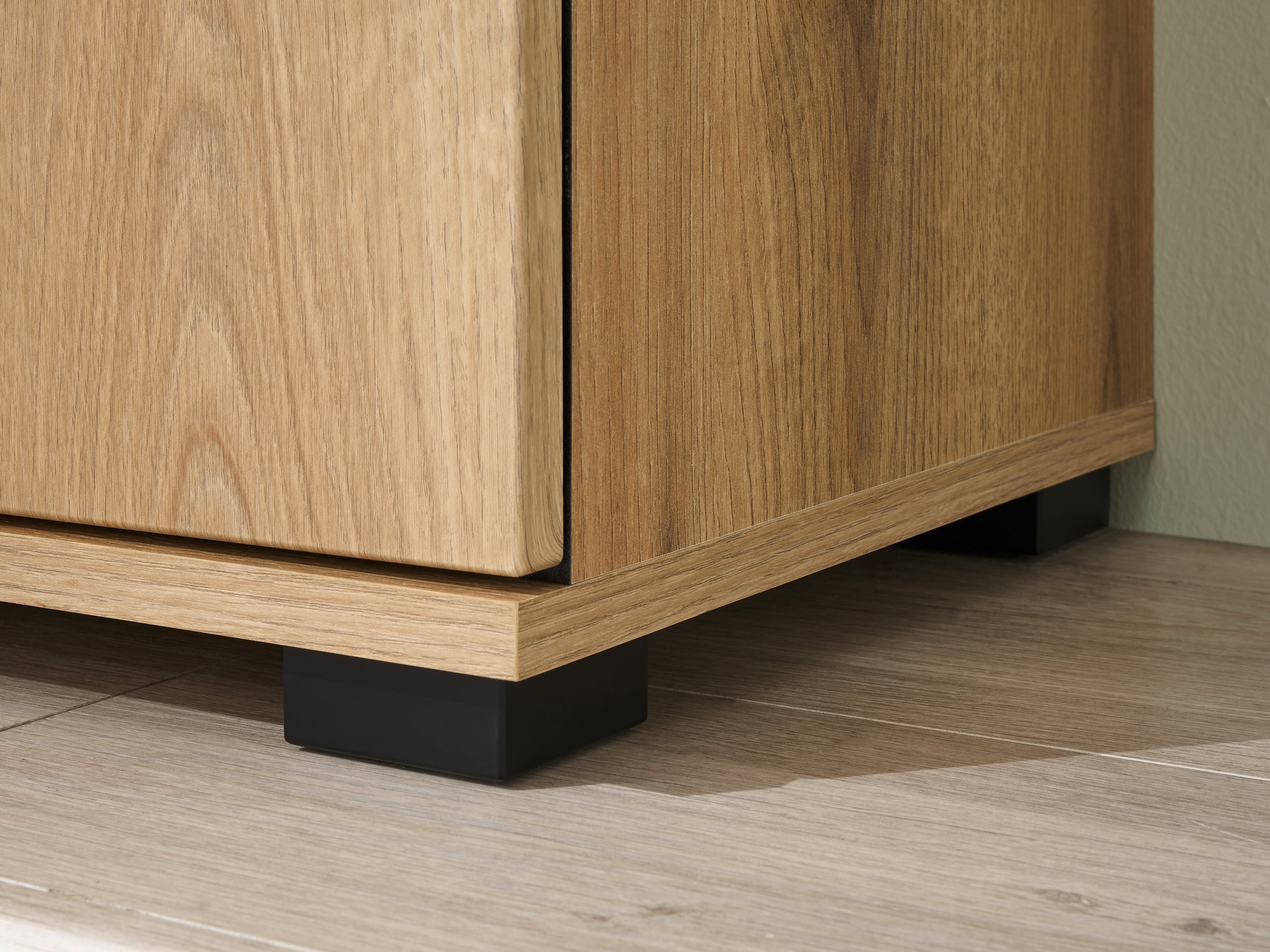 Könyvespolc Mondala 101