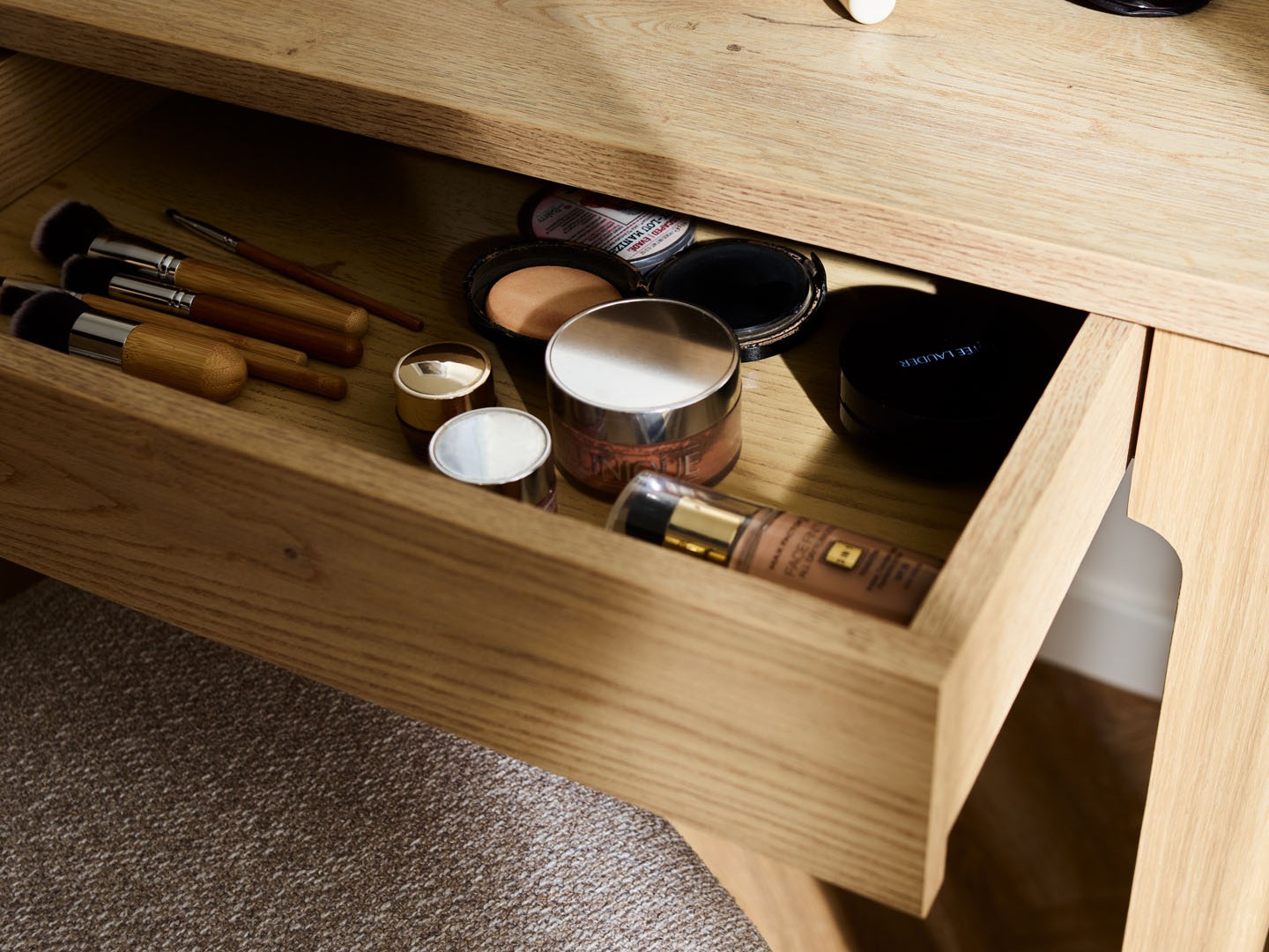 Fésülködő asztal Ruvcamu 107