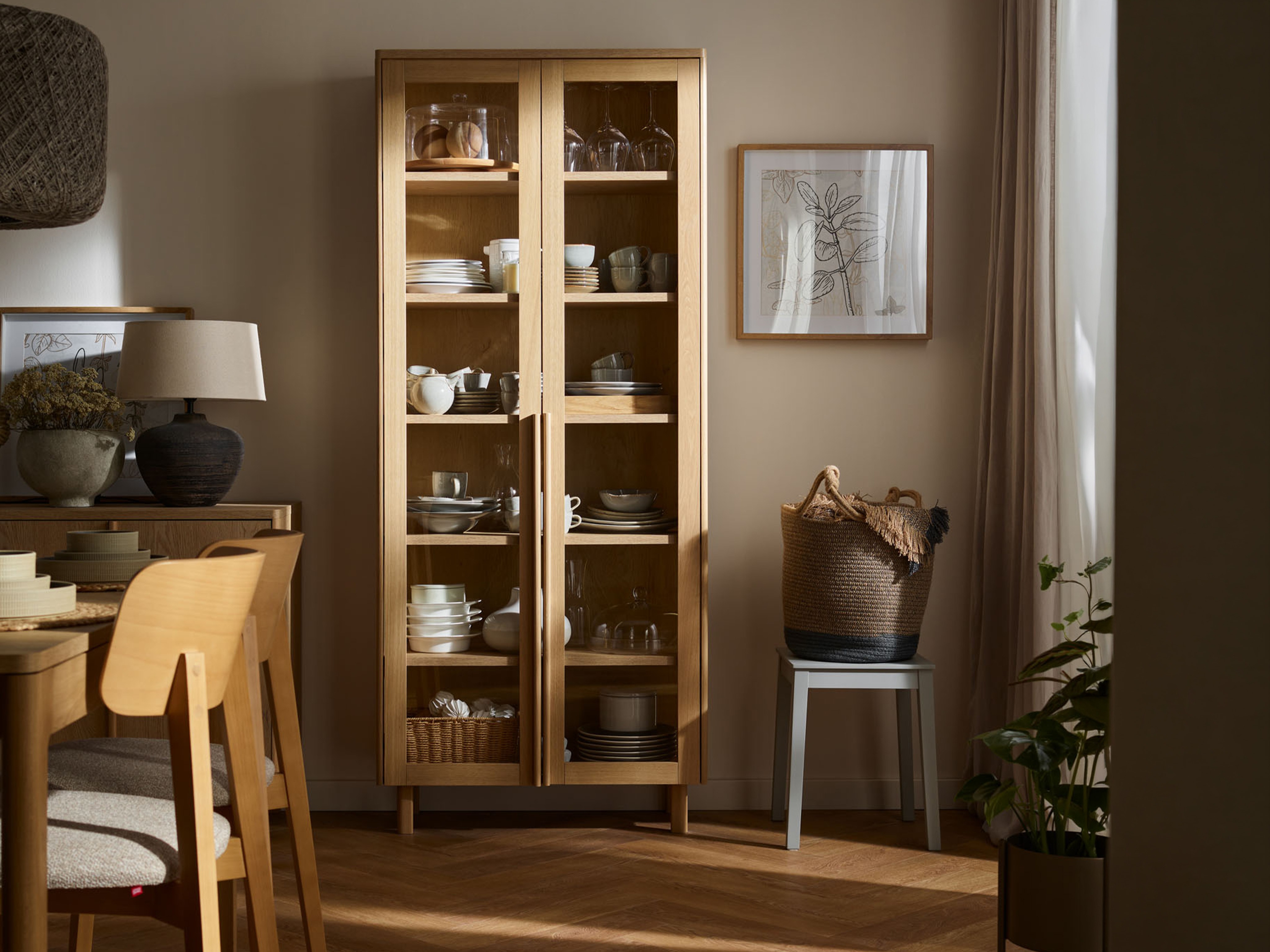 Könyvespolc Ruvcamu 111