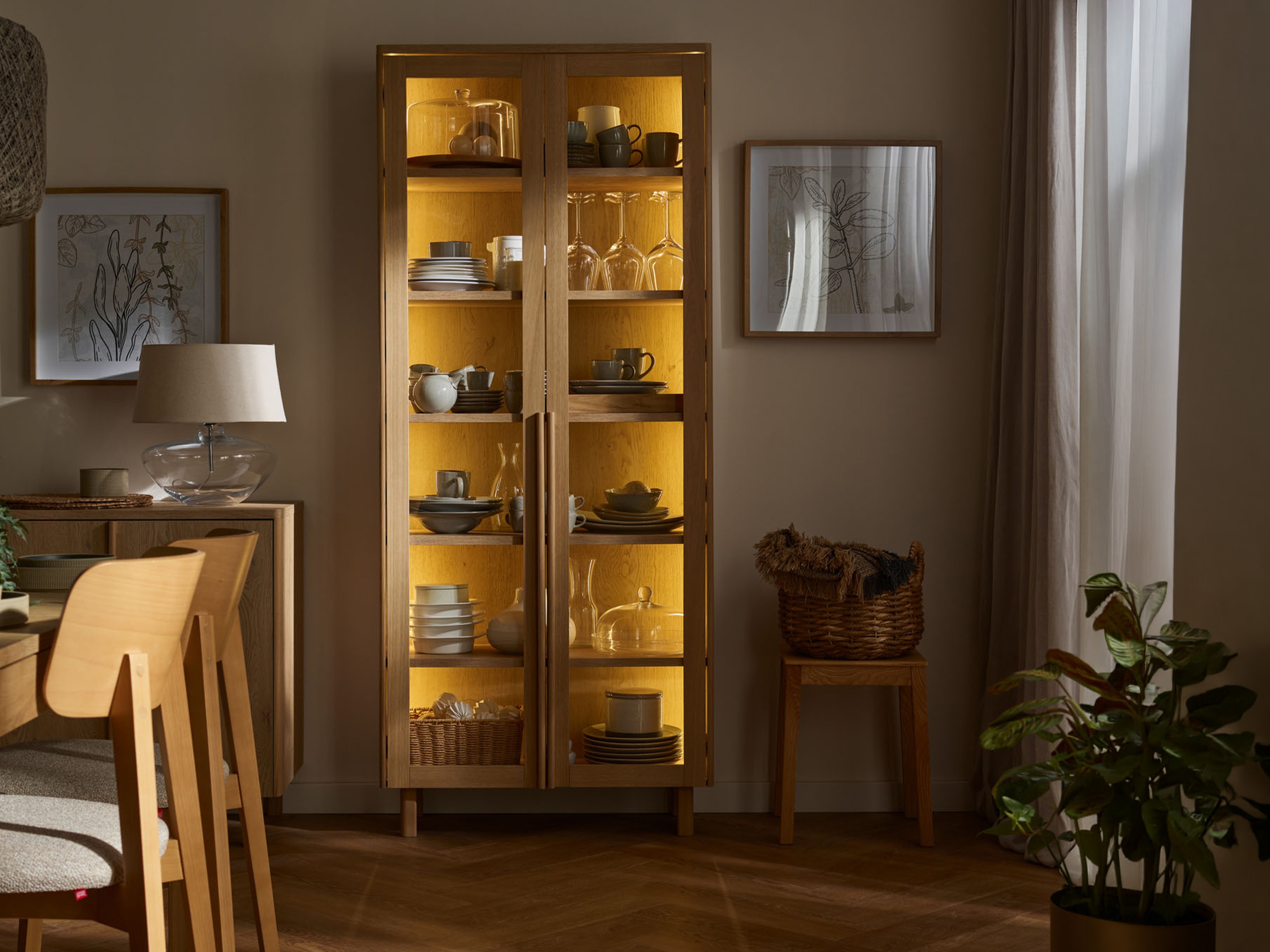 Könyvespolc Ruvcamu 111